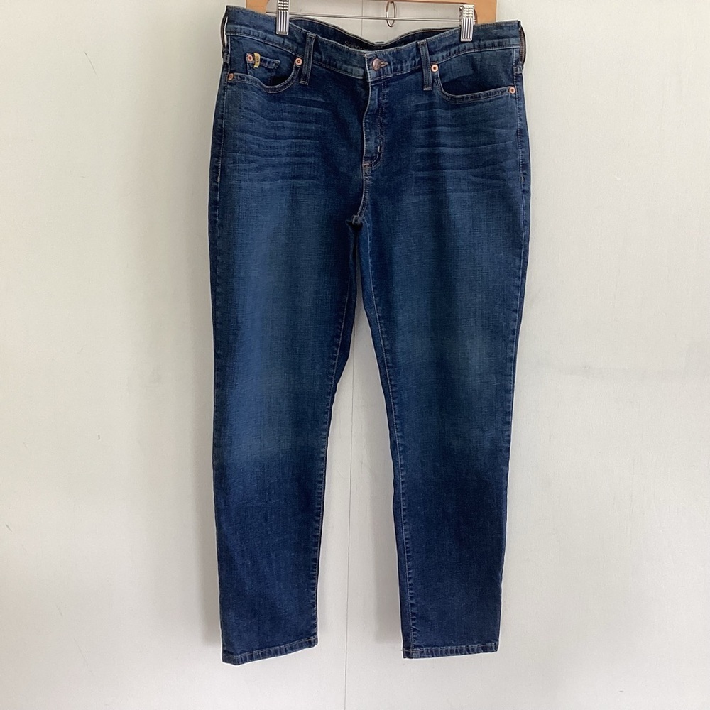 Second Yoga Medium Wash Straight Leg 5 pocket jeans 32/28